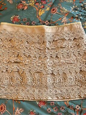 Sans Souci Lace Tiered Mini Skirt in Beige